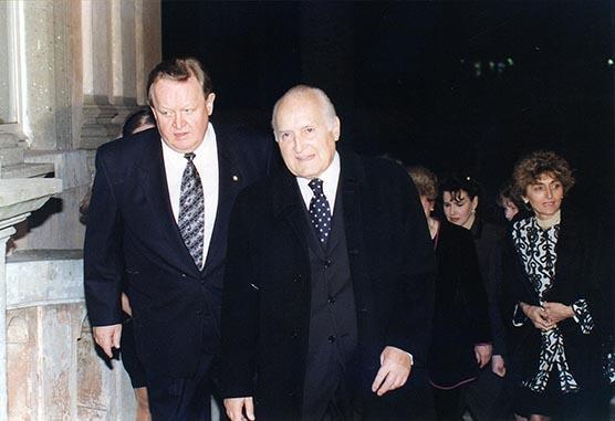 Visita-in-Italia-del-Presidente-Ahtisaari-qui-col-Presidente-Scalfaro-1997-foto-archivio-storico-Quirinale.jpg